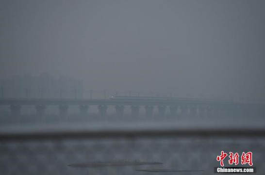 中国遭遇今年来最严重大范围空气污染过程 多地联动应对