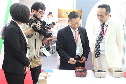 2015年9月18日CCTV在第六届中国空气净化高峰论坛拍摄我司产品